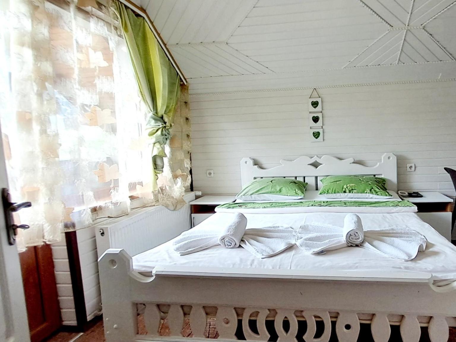 Girska Sonata Hotel & Apartments Mykulychyn Room photo